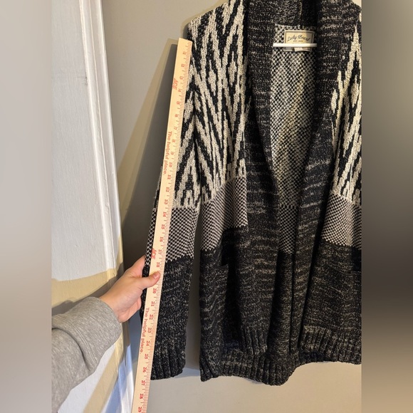 Lucky Brand Like-New Open Front Long Black and Cream Patterned Cardigan - Picture 6 of 7